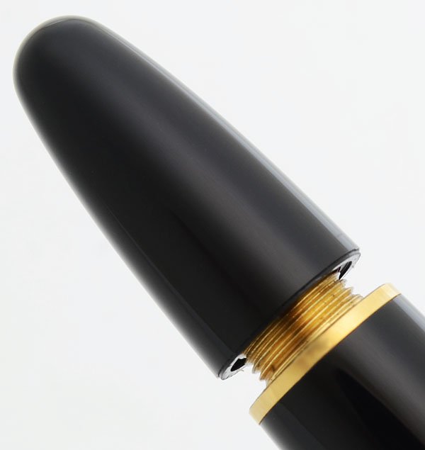 M渋026 / MONTBLANCMEISTERSTUCK No146 14K Montblanc Meisterstuck 146 Fountain Pen (1990s) - Black w Gold